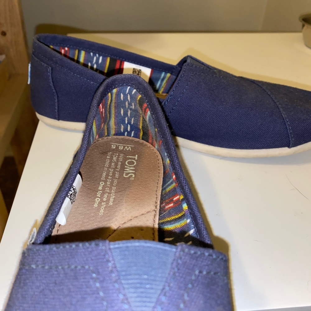 Navy Blue Tom’s